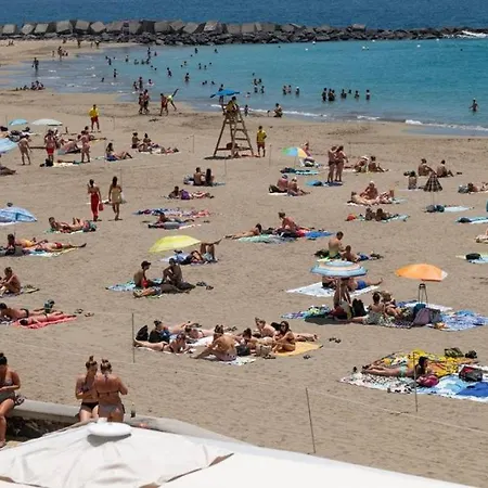 Cristianos, Céntrico Piso A 100 Metros De La Playa *